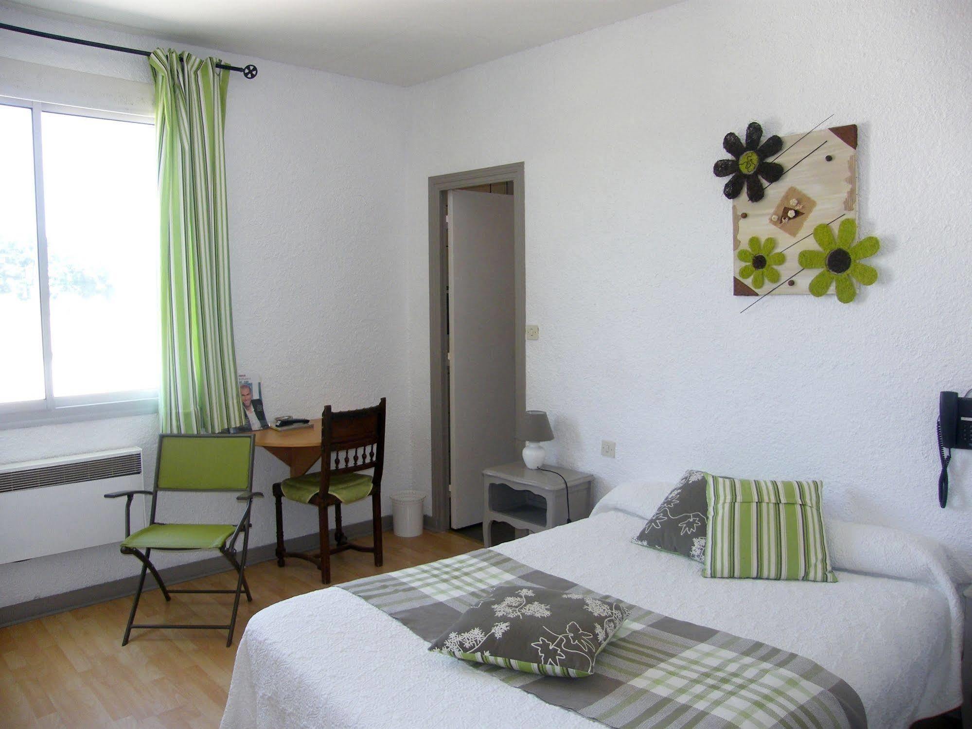Hotel Le Week-End Plouider Экстерьер фото