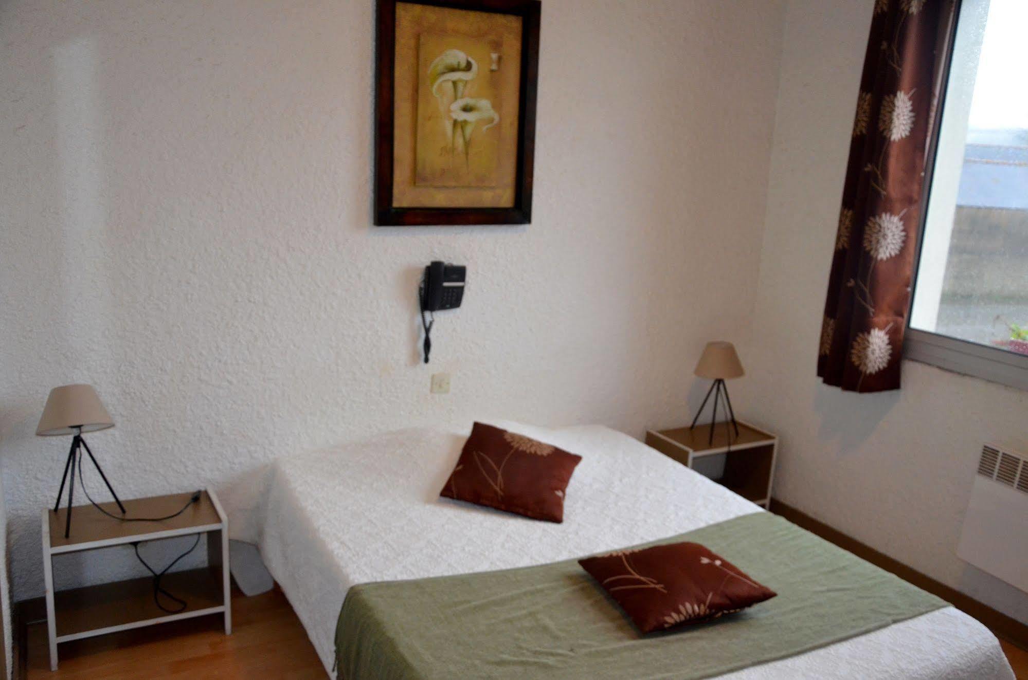 Hotel Le Week-End Plouider Экстерьер фото
